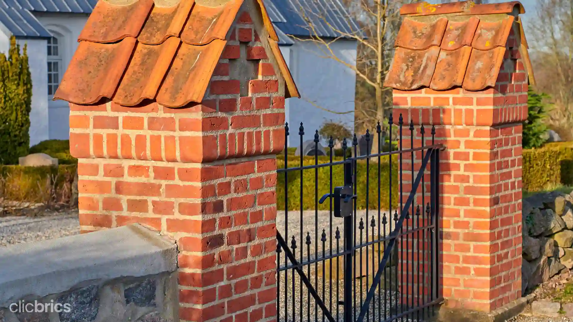 8 Main Gate Pillar Designs That’ll Let You Make A Grand Home Entrance